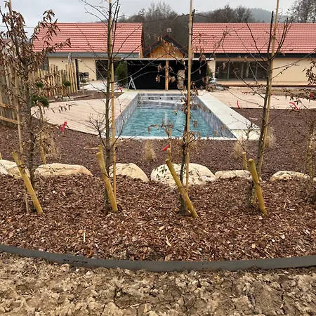 Holiday home Le Domaine D Isa Piscine Et *